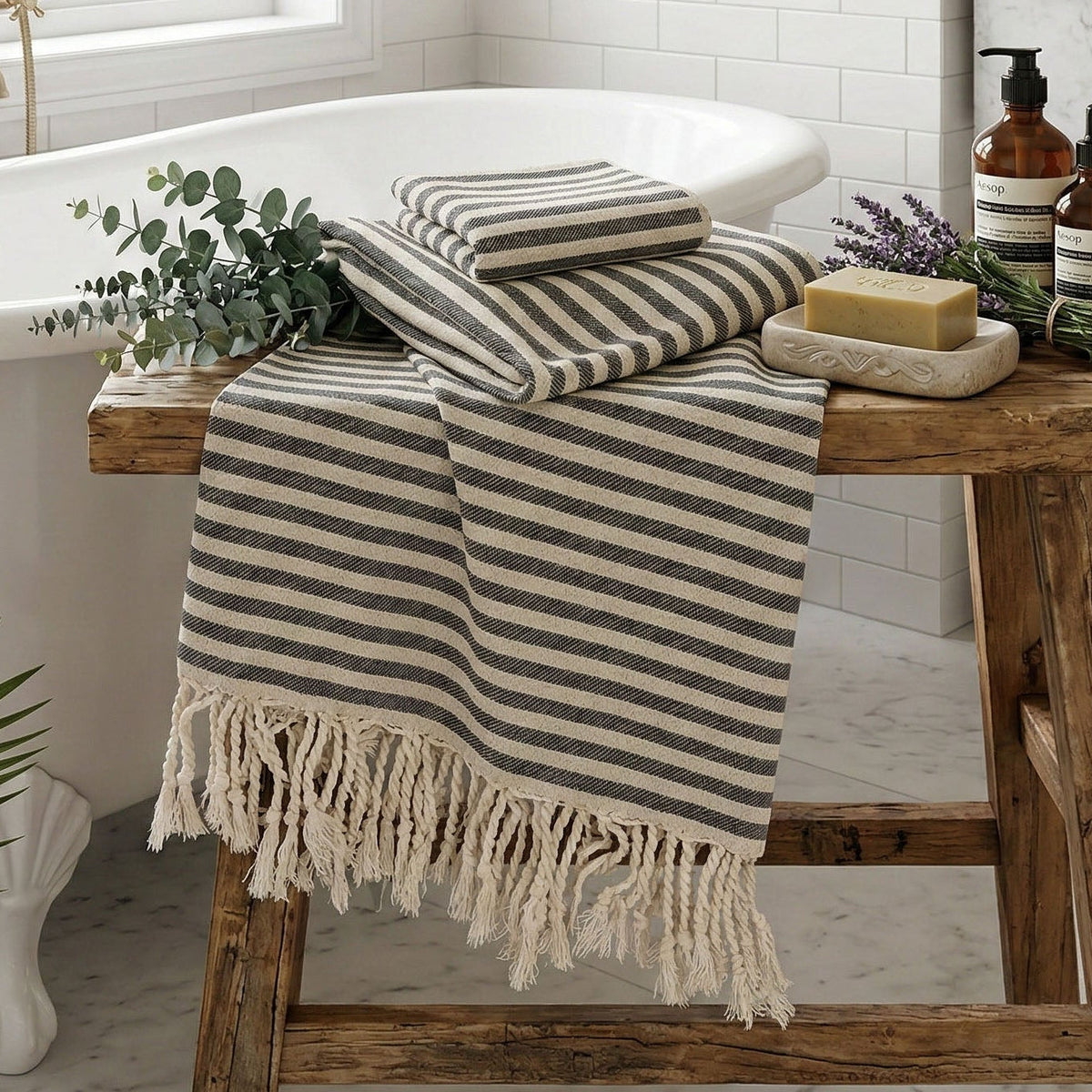 Gia Roma striped Turkish cotton towel with tassels