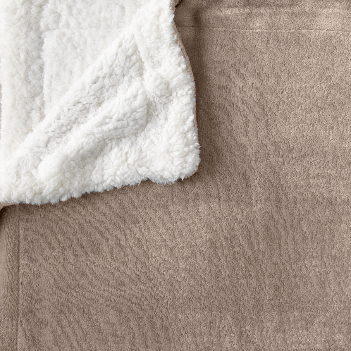 Great Bay Home Velvet Plush Sherpa Blanket, Kinsley Collection