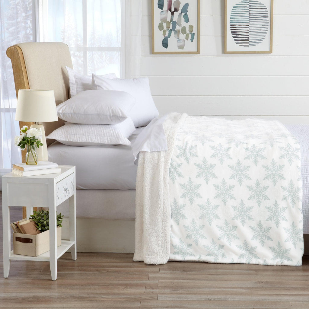 Great Bay Home Velvet Plush Sherpa Blanket, Kinsley Collection