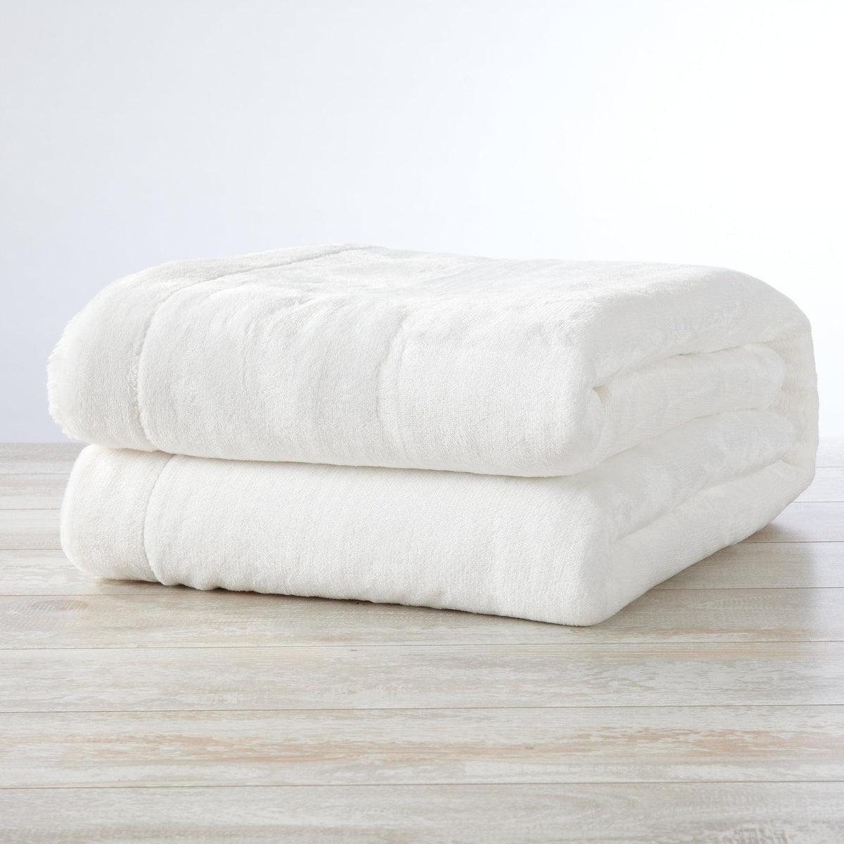 Great Bay Home Velvet Plush Sherpa Blanket, Kinsley Collection