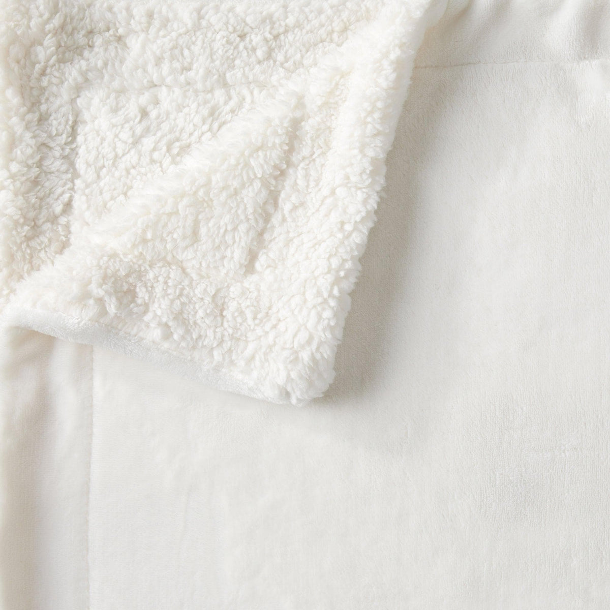 Great Bay Home Velvet Plush Sherpa Blanket, Kinsley Collection
