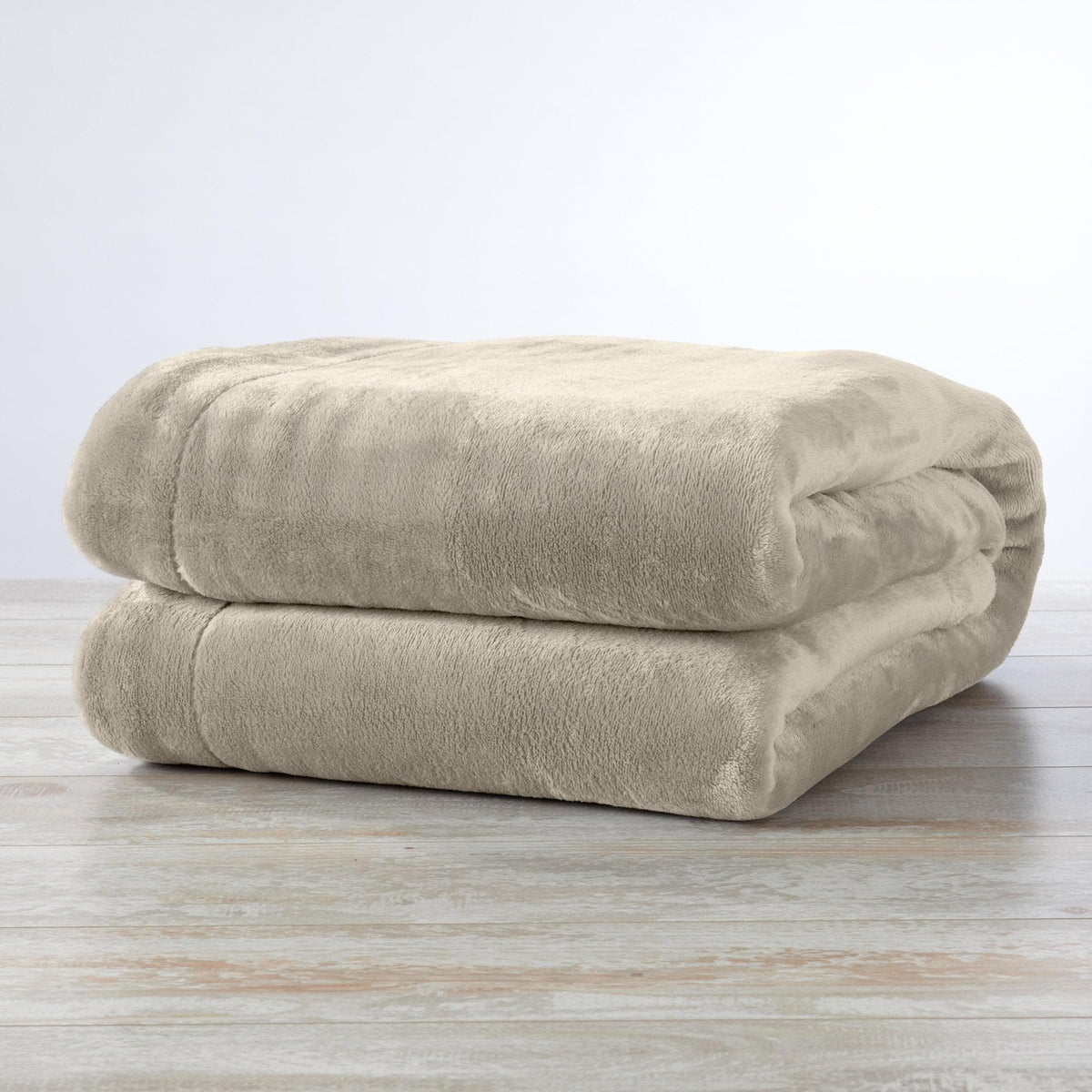 Great Bay Home Velvet Plush Sherpa Blanket, Kinsley Collection
