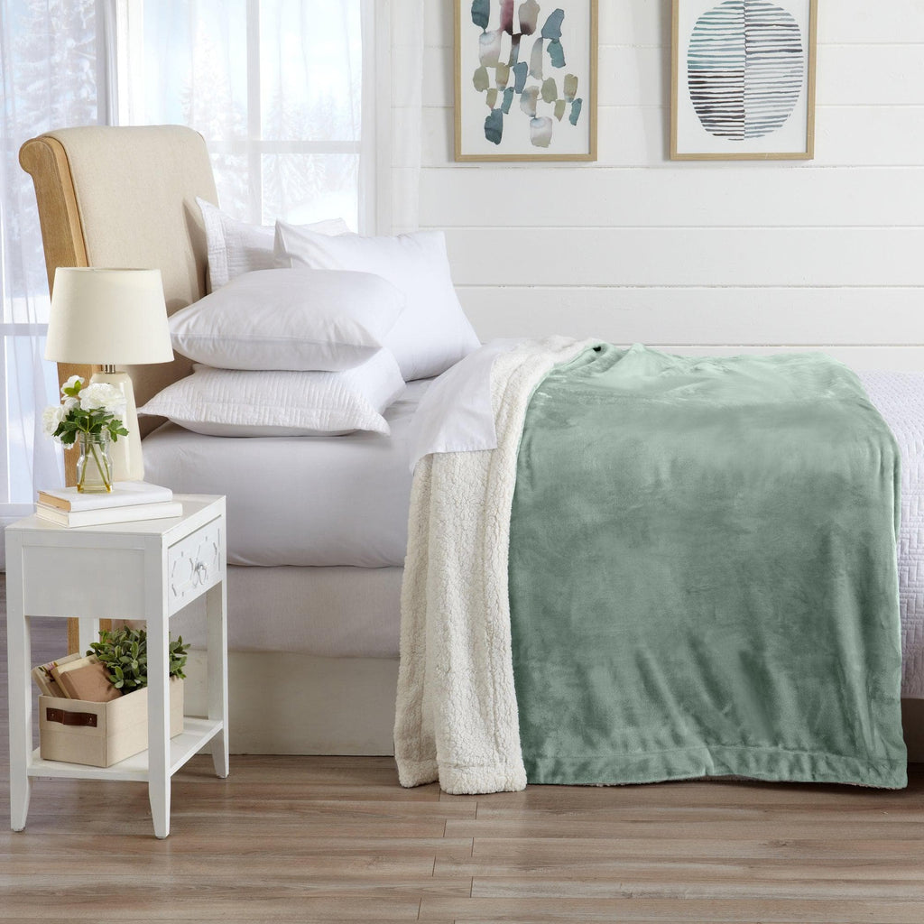 Great Bay Home Velvet Plush Sherpa Blanket, Kinsley Collection