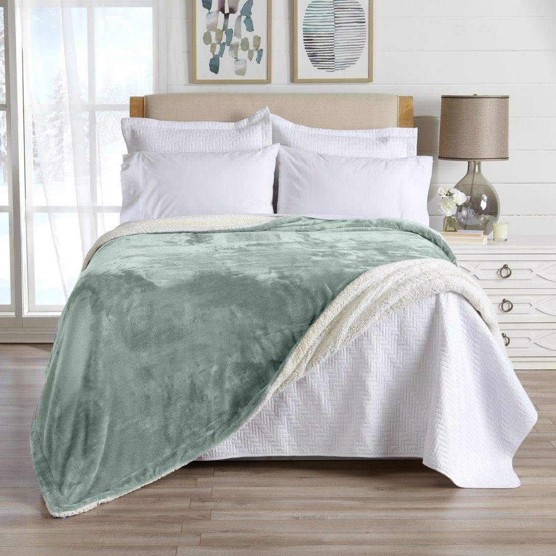 Great Bay Home Velvet Plush Sherpa Blanket, Kinsley Collection