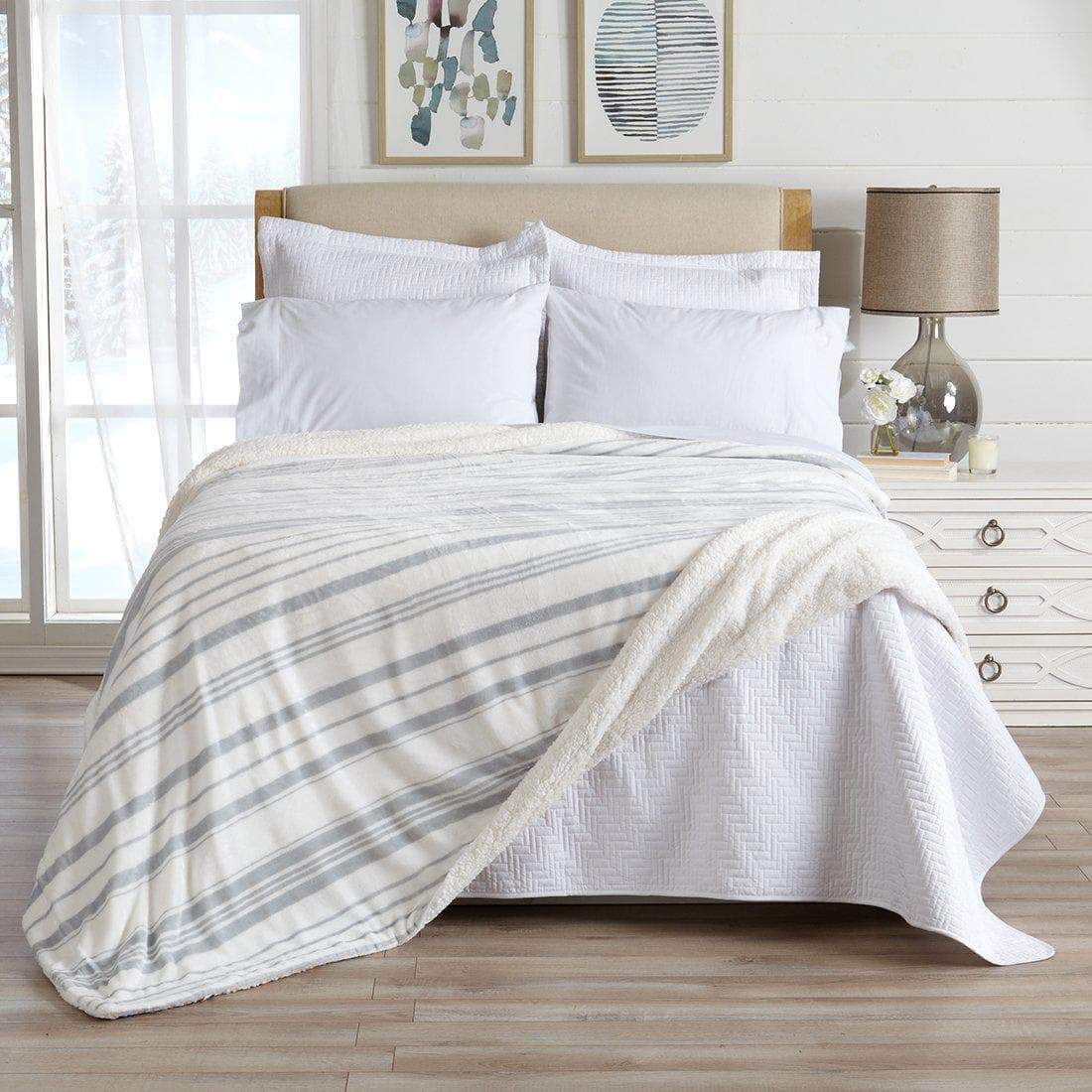 Great Bay Home Velvet Plush Sherpa Blanket, Kinsley Collection