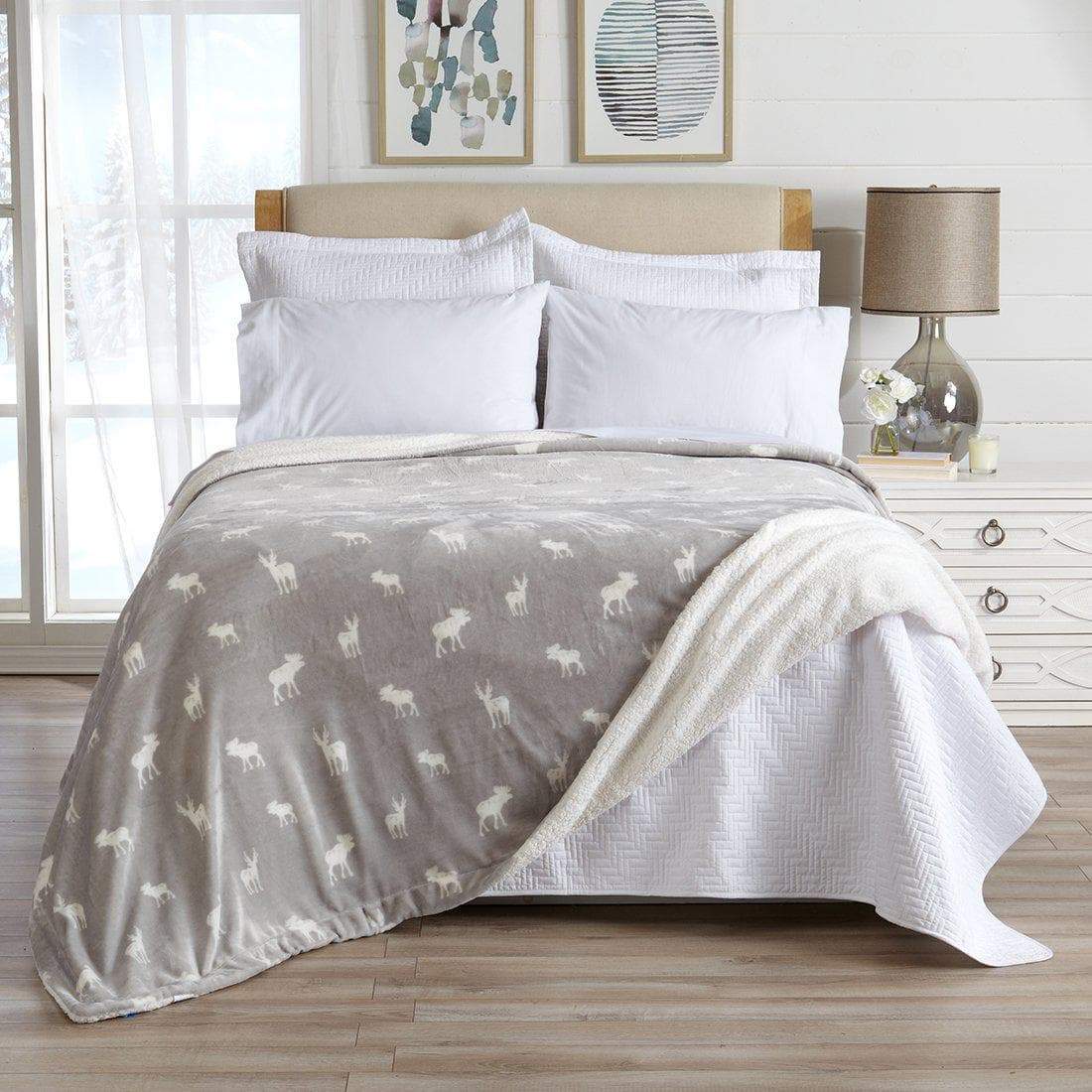 Great Bay Home Velvet Plush Sherpa Blanket, Kinsley Collection