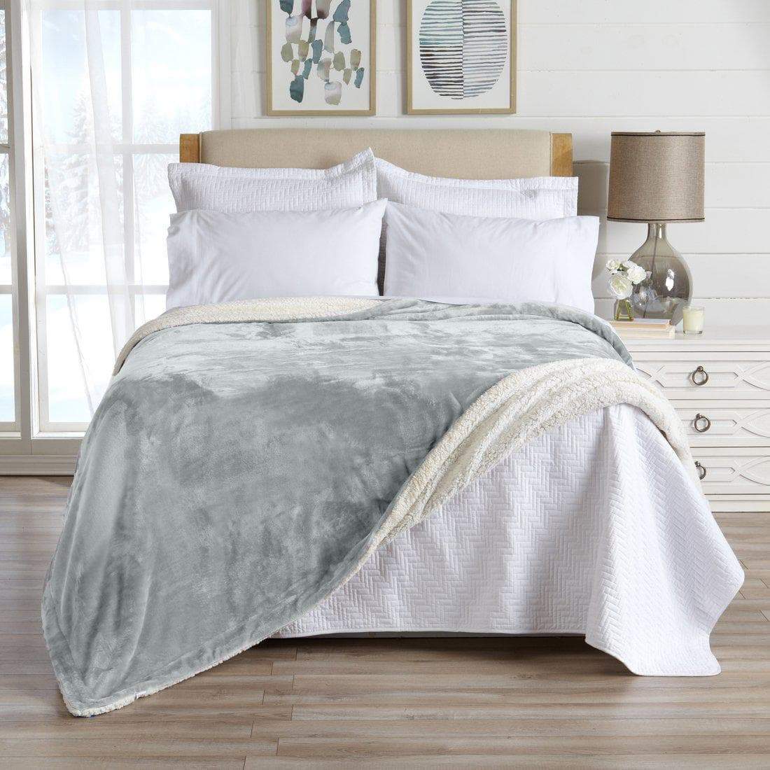 Great Bay Home Velvet Plush Sherpa Blanket, Kinsley Collection