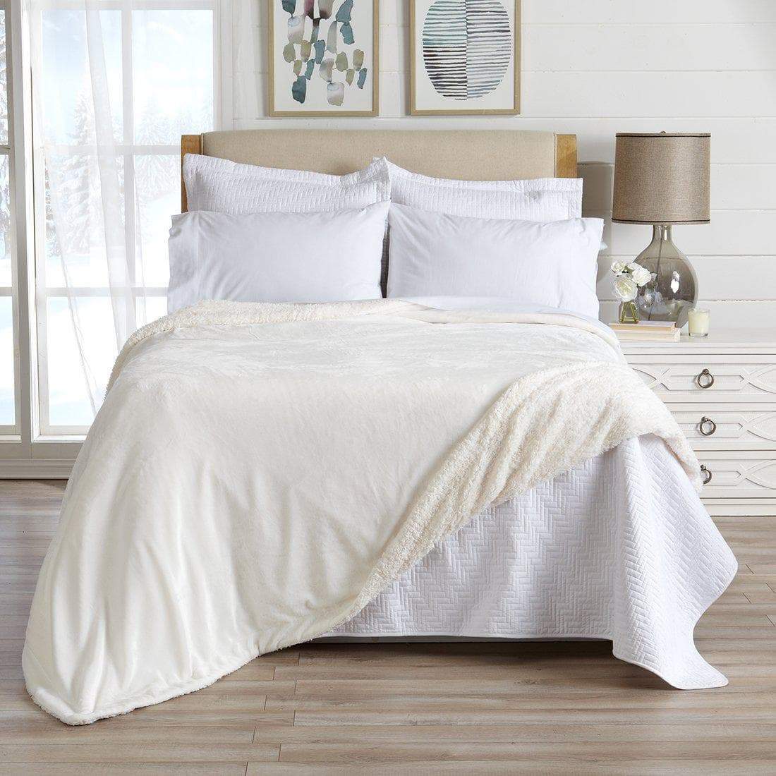 Great Bay Home Velvet Plush Sherpa Blanket, Kinsley Collection
