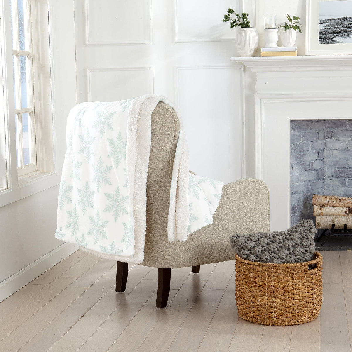 Great Bay Home Velvet Plush Sherpa Blanket, Kinsley Collection