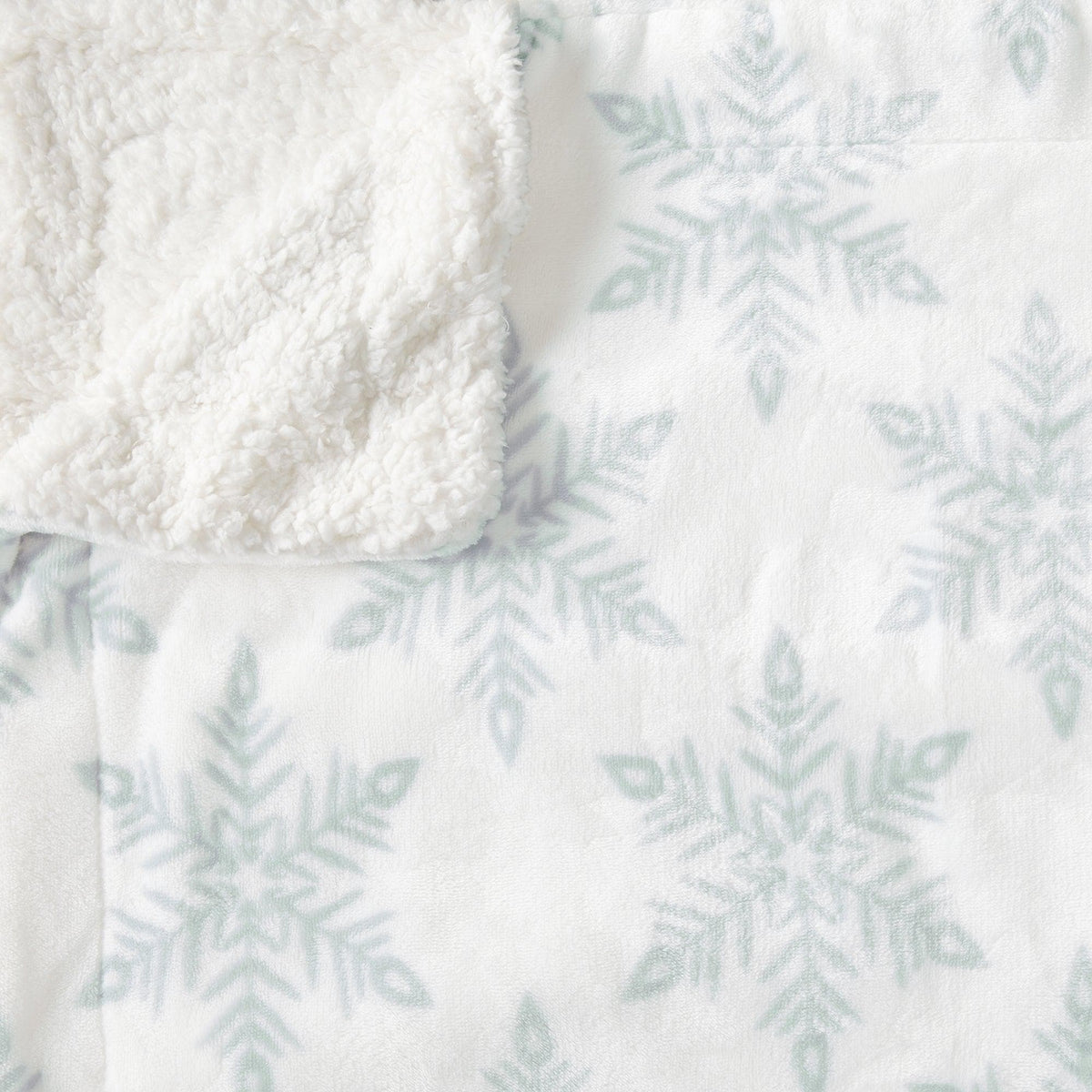 Great Bay Home Velvet Plush Sherpa Blanket, Kinsley Collection