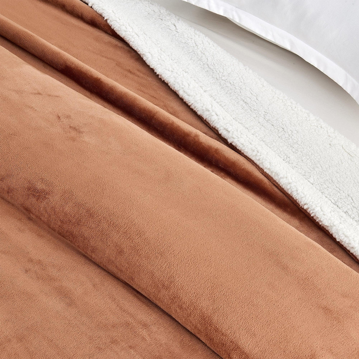 Great Bay Home Velvet Plush Sherpa Blanket, Kinsley Collection