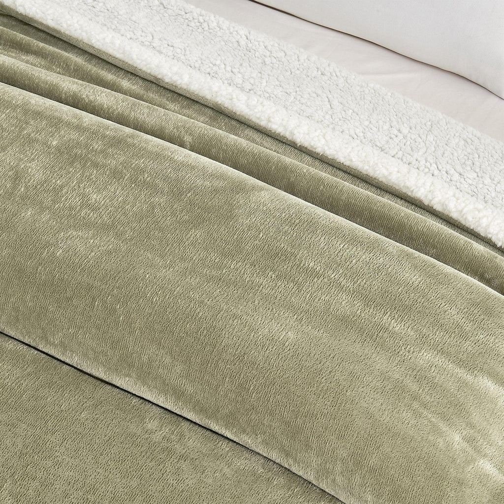 Great Bay Home Velvet Plush Sherpa Blanket, Kinsley Collection