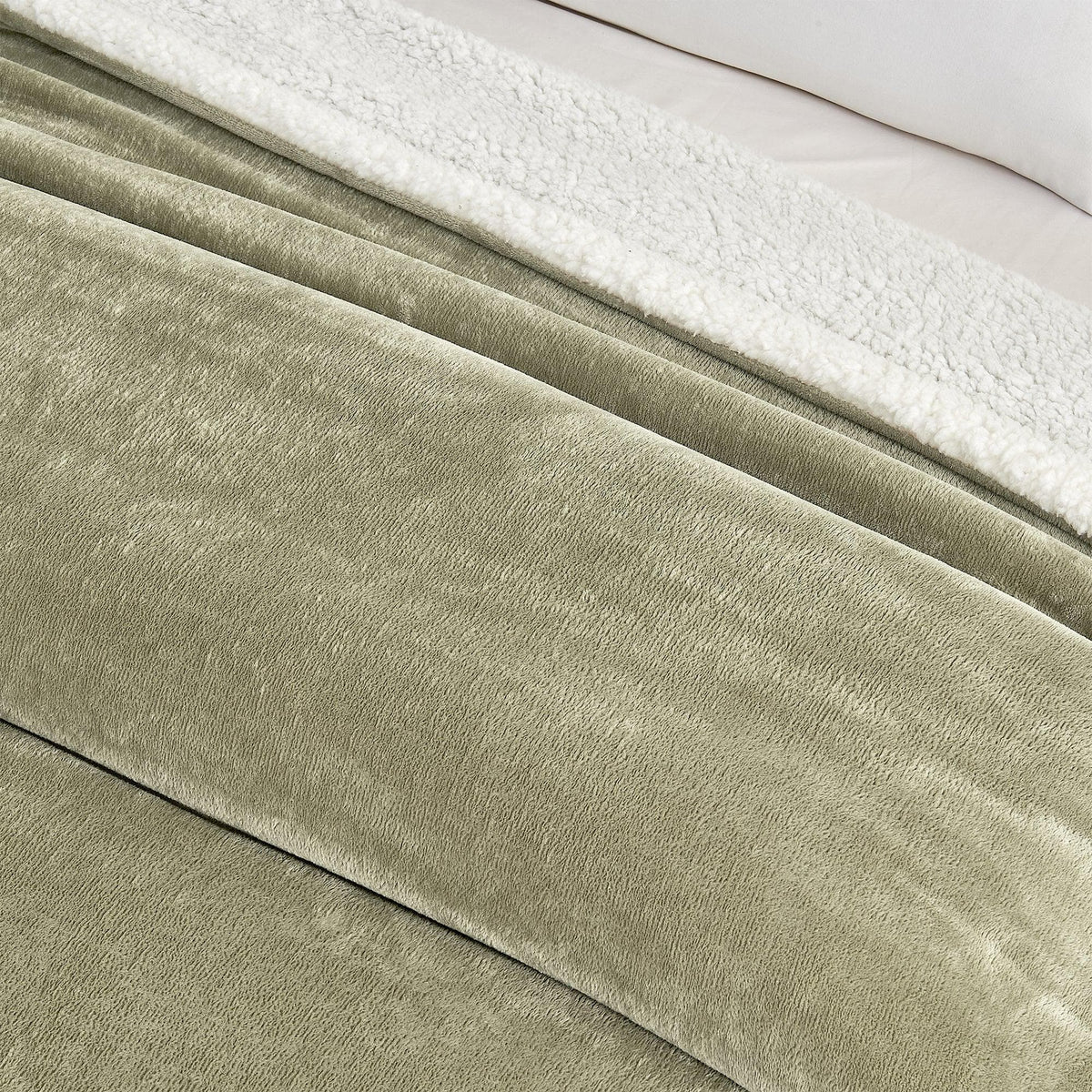 Great Bay Home Velvet Plush Sherpa Blanket, Kinsley Collection