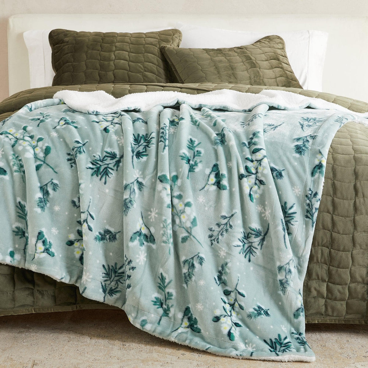 Great Bay Home Velvet Plush Sherpa Blanket, Kinsley Collection