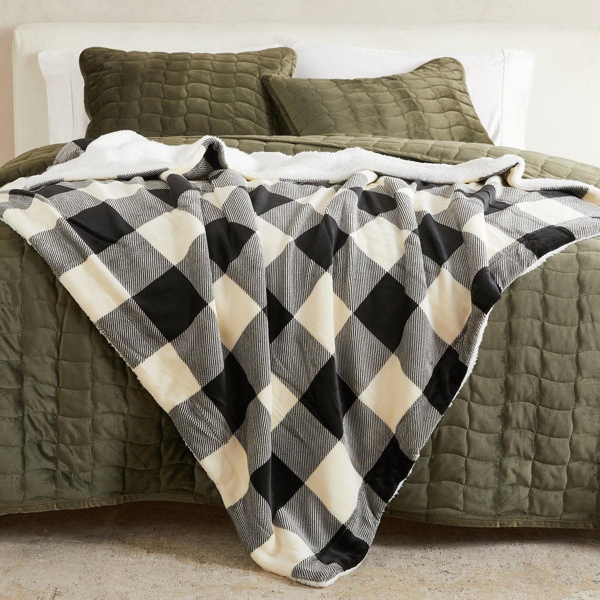 Great Bay Home Velvet Plush Sherpa Blanket, Kinsley Collection